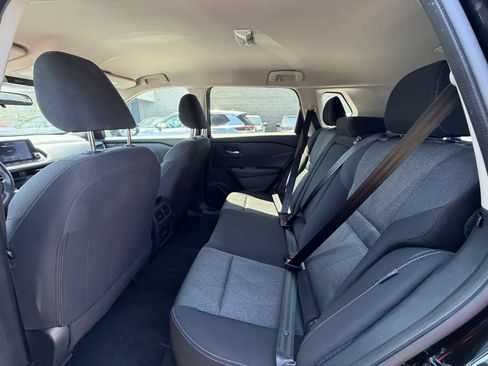 Used 2025 Nissan Rogue SV FWD image 27