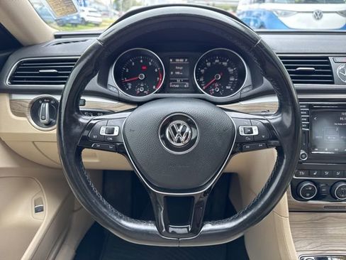 Used 2017 Volkswagen Passat 1.8T SE FWD image 10