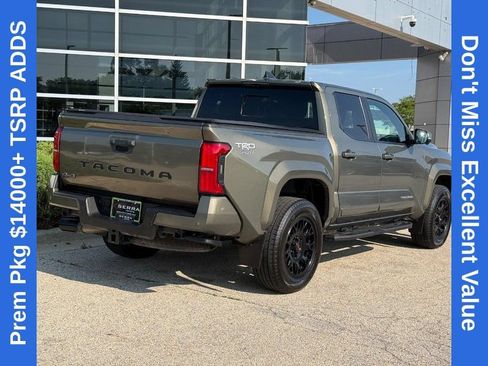 Used 2024 Toyota Tacoma TRD Sport w/ TRD Sport Premium Package AWD/4WD image 4
