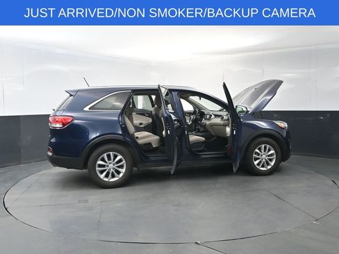 Used 2017 Kia Sorento FWD image 19
