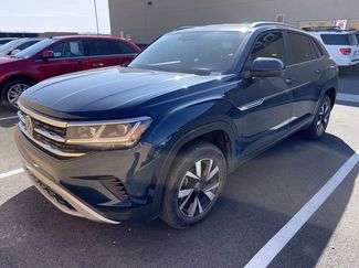 Used 2022 Volkswagen Atlas Cross Sport SE image 1