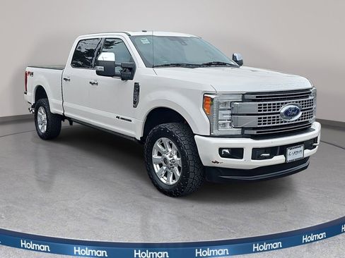 Used 2017 Ford F250 Platinum w/ Platinum Ultimate Package AWD/4WD image 4