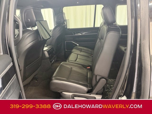 Used 2022 Jeep Wagoneer Series II w/ Rear Seat Video Group 1 AWD/4WD image 19