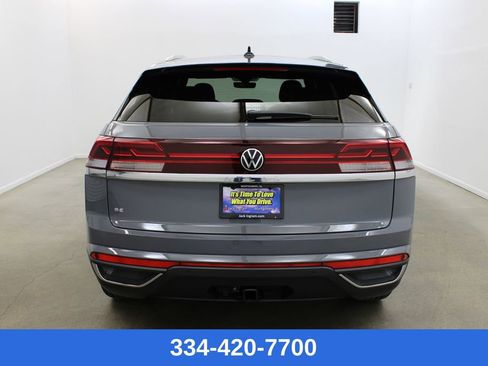 New 2026 Volkswagen Atlas Cross Sport SE image 3