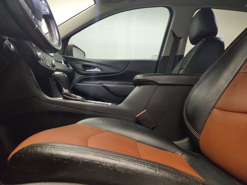Used 2020 Chevrolet Equinox LT FWD image 17