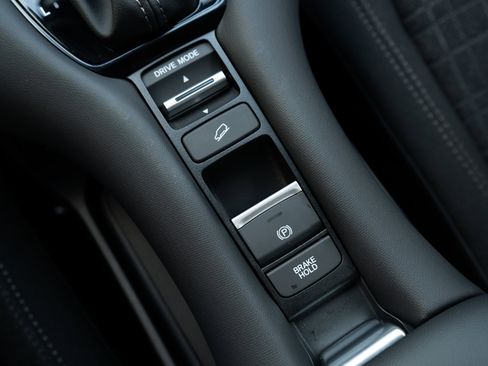 Certified 2026 Honda HR-V LX image 27