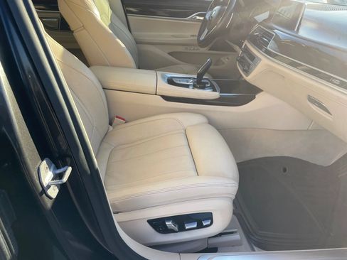 Used 2018 BMW 740i RWD image 13