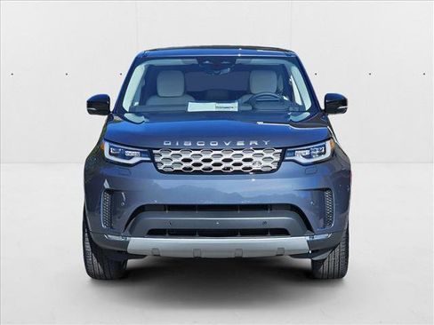 New 2025 Land Rover Discovery S image 6