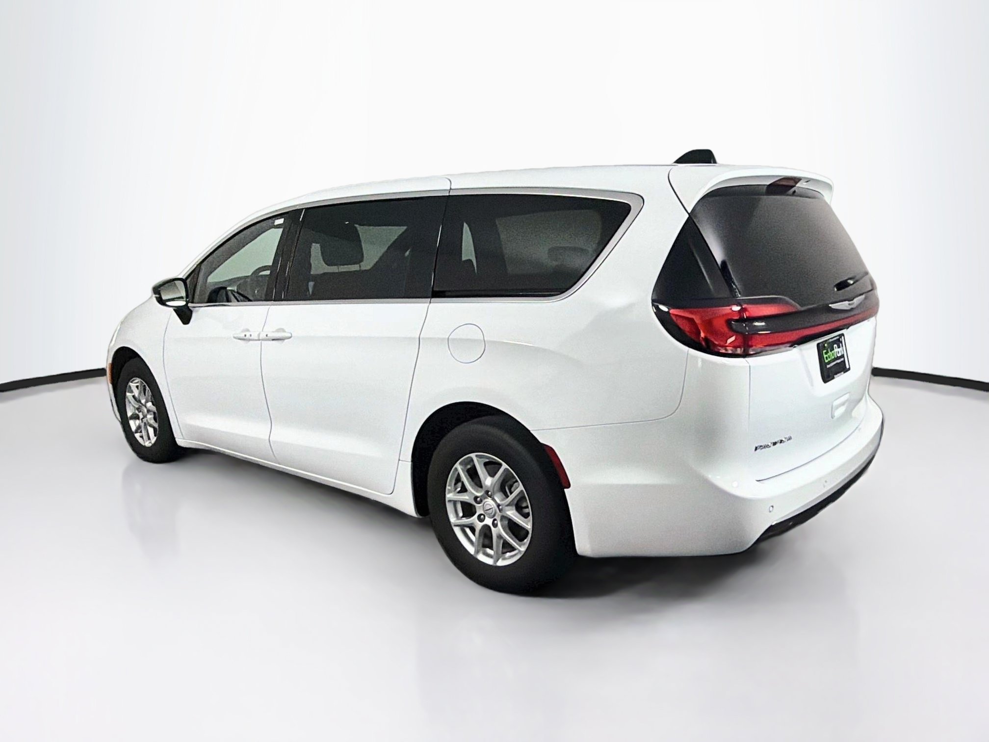 Used 2025 Chrysler Pacifica Select FWD image 5