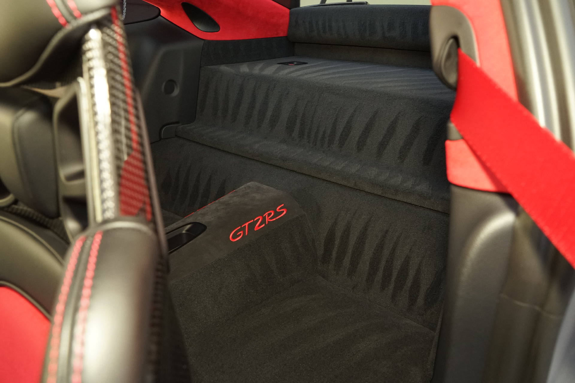 Used 2018 Porsche 911 GT2 RS RWD image 29