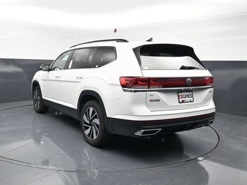 Used 2024 Volkswagen Atlas SE AWD/4WD image 6