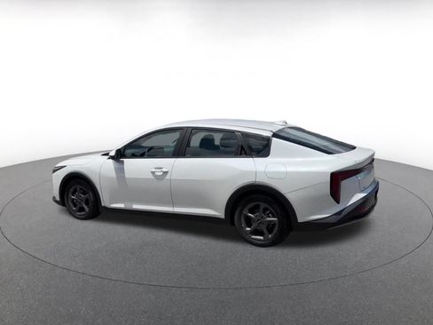 Used 2025 Kia K4 FWD image 9