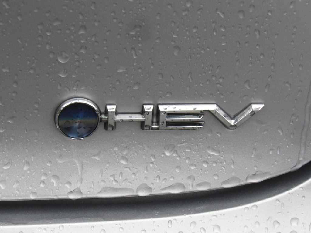 Certified 2025 Toyota Prius LE FWD image 8