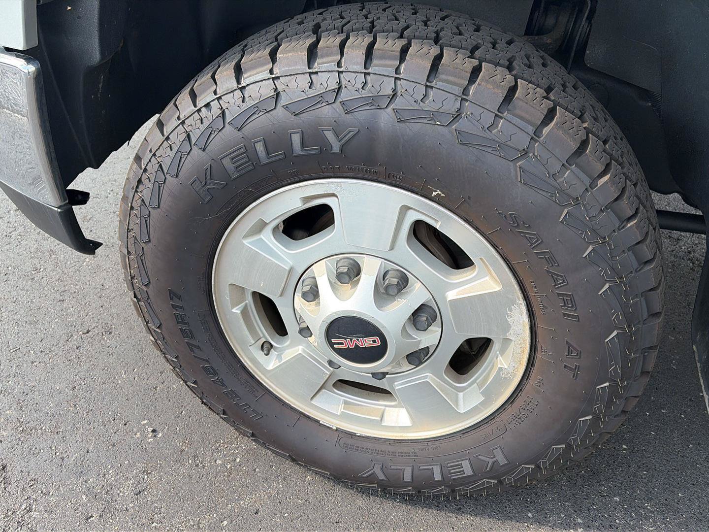 Used 2011 GMC Sierra 2500 SLE w/ Convenience Package AWD/4WD image 32