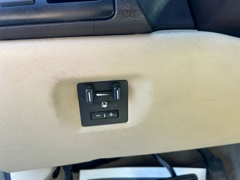 Used 2013 GMC Yukon Denali AWD/4WD image 17
