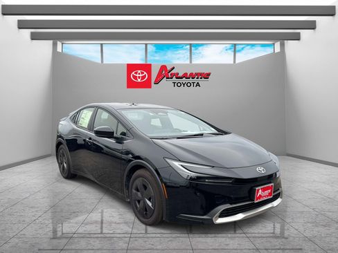 New 2026 Toyota Prius Plug-In Hybrid FWD image 4