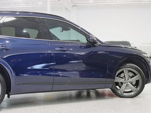 Used 2024 Genesis GV70 3.5T Sport w/ Sport Advanced Package AWD/4WD image 10