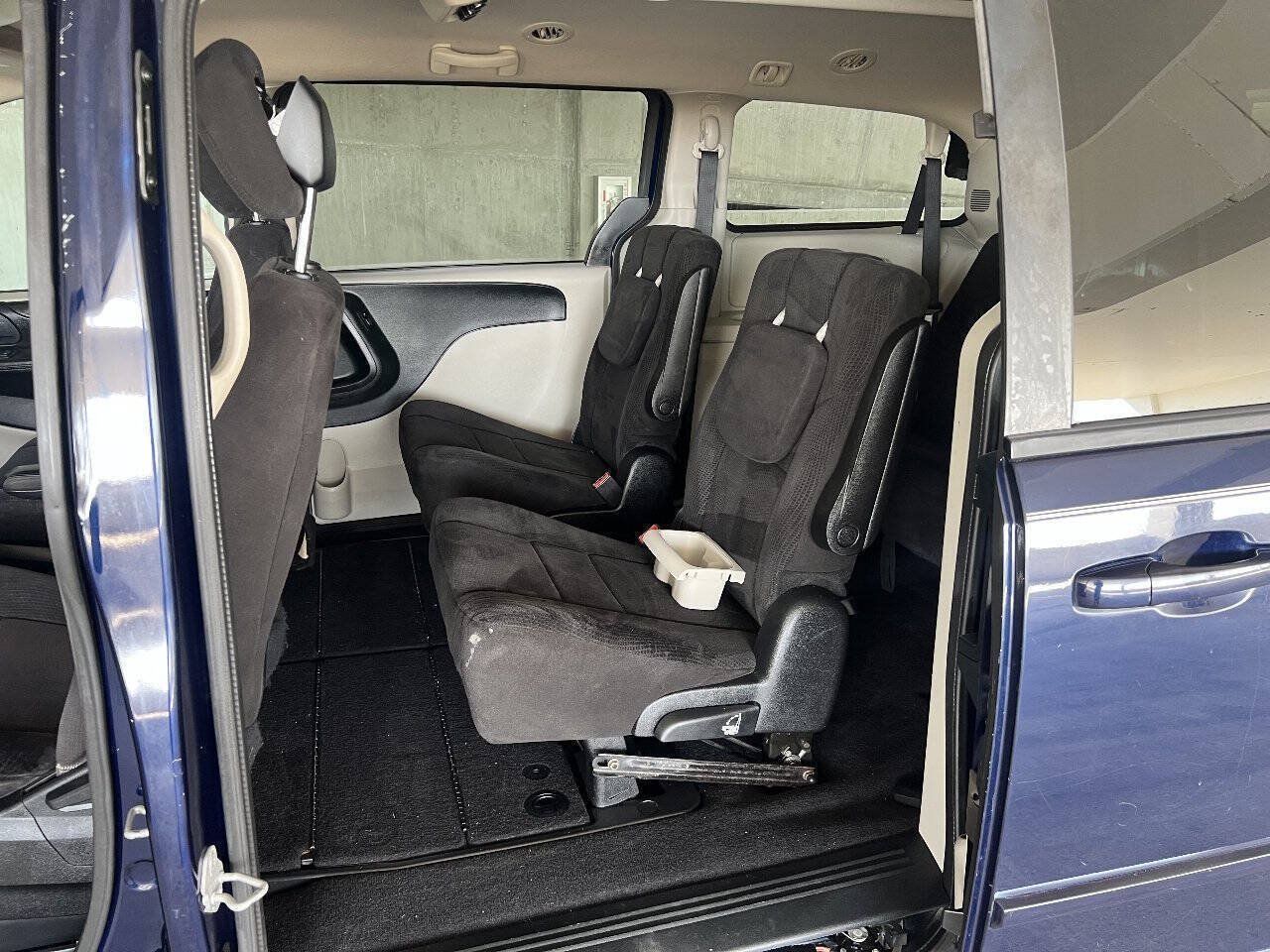 Used 2013 Dodge Grand Caravan SE FWD image 13