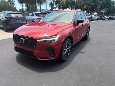 Used 2024 Volvo XC60 B5 Plus AWD/4WD image 8
