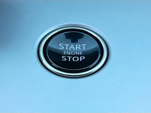 New 2025 Land Rover Range Rover SE image 35