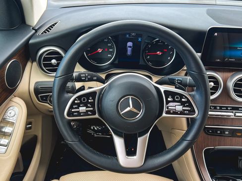 Used 2022 Mercedes-Benz GLC 300 4MATIC image 22