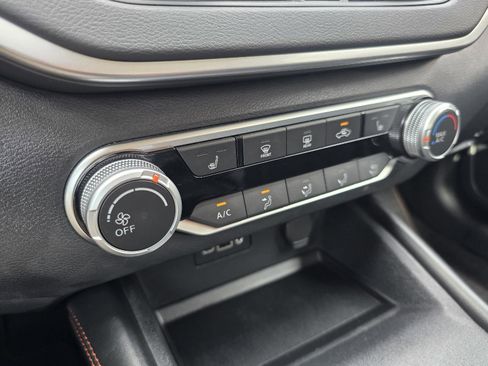 Used 2021 Nissan Altima 2.5 SR w/ SR Premium Package image 17