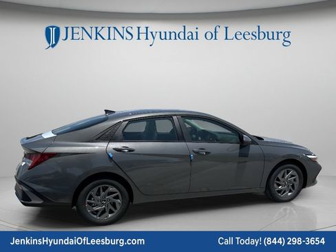 New 2026 Hyundai Elantra Hybrid FWD image 4