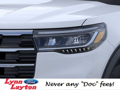 New 2026 Ford Explorer Active RWD image 18