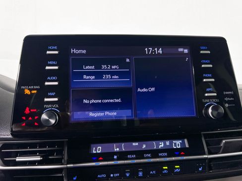 Used 2024 Toyota Sienna XLE FWD image 27