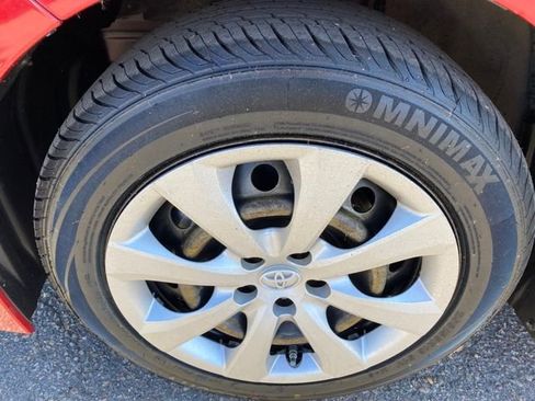 Used 2020 Toyota Corolla LE image 23