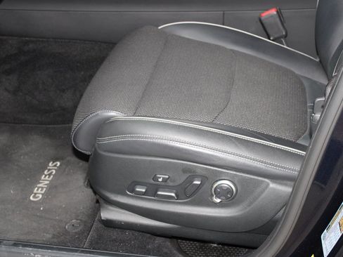 Used 2023 Genesis GV70 2.5T w/ Sport Prestige Package image 14