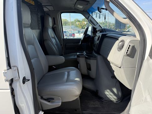 Used 2009 Ford E-350 and Econoline 350 Super Duty image 12