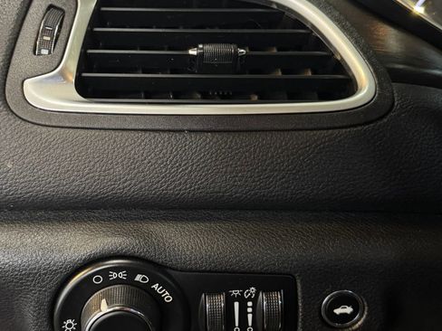 Used 2016 Chrysler 200 LX FWD image 15