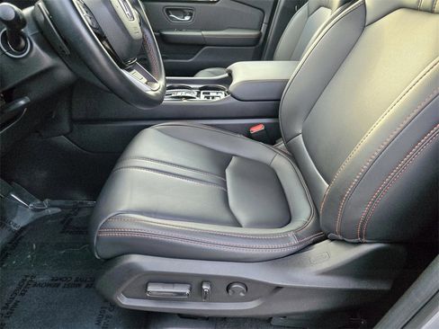 Used 2025 Honda Pilot TrailSport image 26