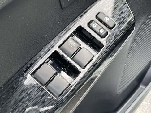 Used 2017 Toyota RAV4 Limited image 6