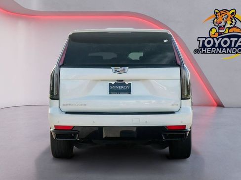 Used 2022 Cadillac Escalade ESV Sport Platinum RWD image 7
