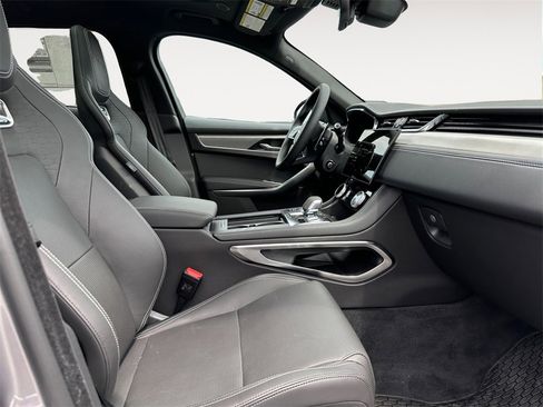 Used 2024 Jaguar F-PACE R-Dynamic S image 15