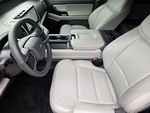 Used 2025 Ford Expedition Max Active RWD image 12