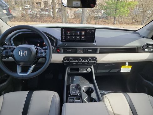 New 2026 Honda Pilot Touring image 15