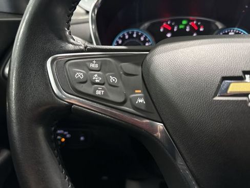 Used 2020 Chevrolet Equinox LT image 18