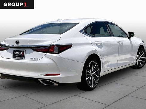 Used 2025 Lexus ES 350 w/ Premium Package FWD image 11
