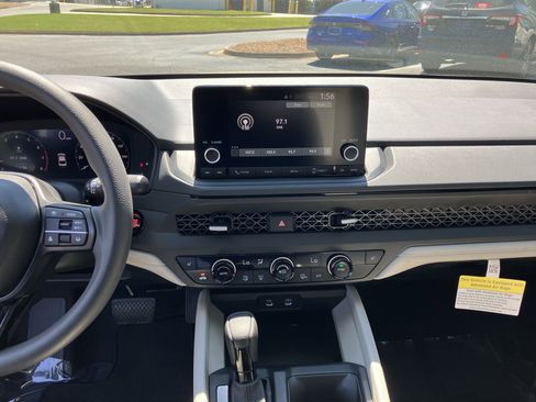 Used 2025 Honda Accord SE image 25