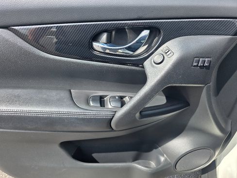 Used 2017 Nissan Rogue SL w/ SL Premium Package image 11