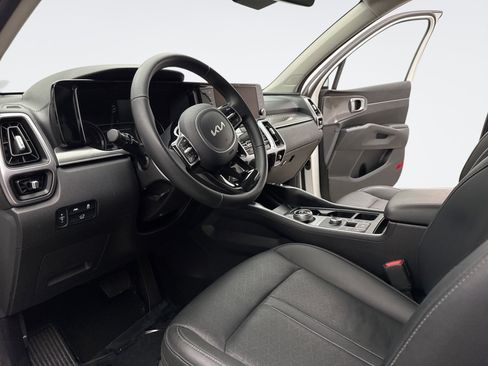 Used 2023 Kia Sorento EX AWD/4WD image 10