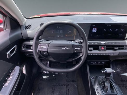 Used 2025 Kia K4 FWD image 12