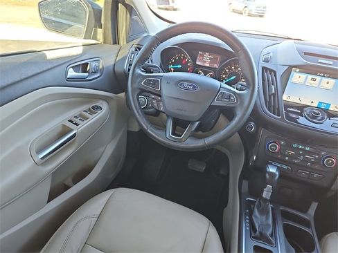 Used 2017 Ford Escape Titanium image 10