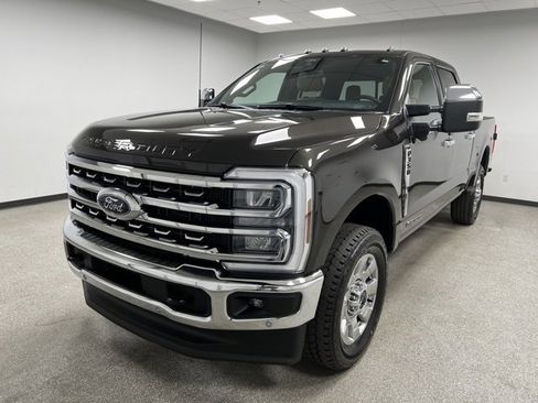 Used 2025 Ford F350 Lariat w/ Lariat Ultimate Package image 4