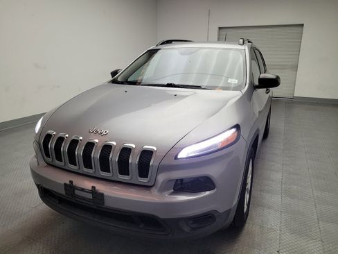 Used 2017 Jeep Cherokee Sport image 15