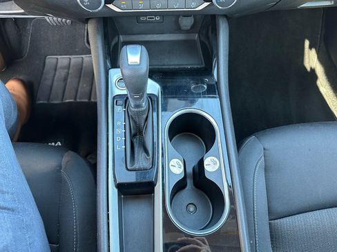 Used 2024 Nissan Altima 2.5 SV image 15