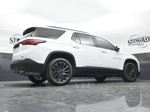 Used 2023 Chevrolet Traverse RS FWD image 35